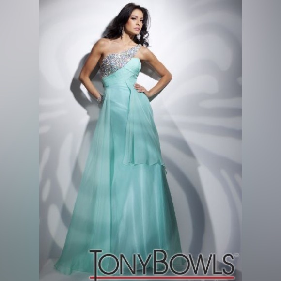 Tony Bowls Le Gala Gown - 112501 size 2 fits like a 0 - Picture 2 of 14